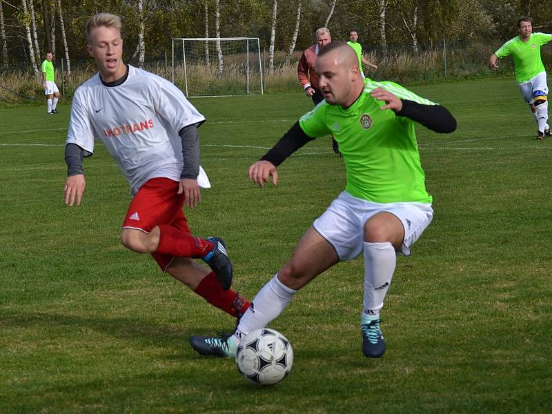 OP muži - 7. kolo: Sokol Křemže (bílé dresy) - Hraničář Malonty 0:2 (0:0).