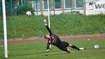 Fortuna Divize A - 25. kolo: FK Slavoj Český Krumlov (zelené dresy) - SK Klatovy 2:1 (1:0).