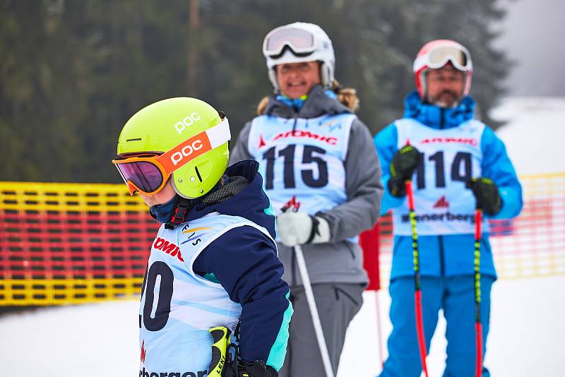 McDonald's Winter Cup 2020, závod ve slalomu pro veřejnost, ve skiareálu Lipno.