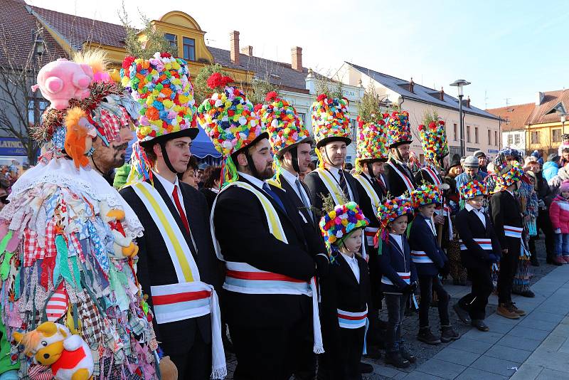 Kapličtí viděli masopust v Kaplici v podání velkých a malých koledníků.