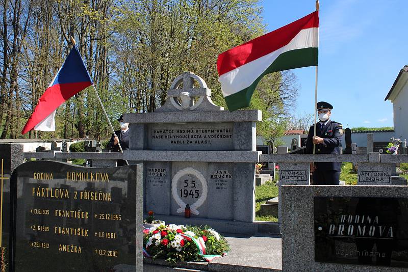 Pietní akt ve Zlaté Koruně připomněl padlé během květnového povstání na konci druhé světové války.