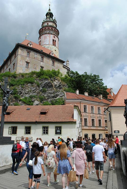 Český Krumlov o prodlouženém červencovém víkendu.