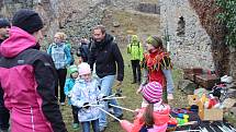 V neděli byla oficiálně zahájena sezóna na zřícenině Dívčí Kámen. Den plný zábavy s hrou o poklad, dílnami, střelbou z luku a kuše či školou žonglování  si užily stovky dětí i dospělých.