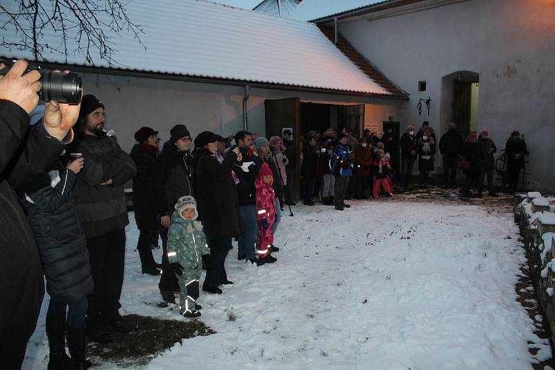 Tradiční Vánoční výstava v Kantůrkovci, včetně Rouhova betlému, začala.