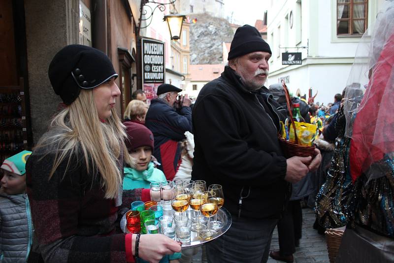 Masopustní průvod v Českém Krumlově se koná v režii Základní umělecké školy.