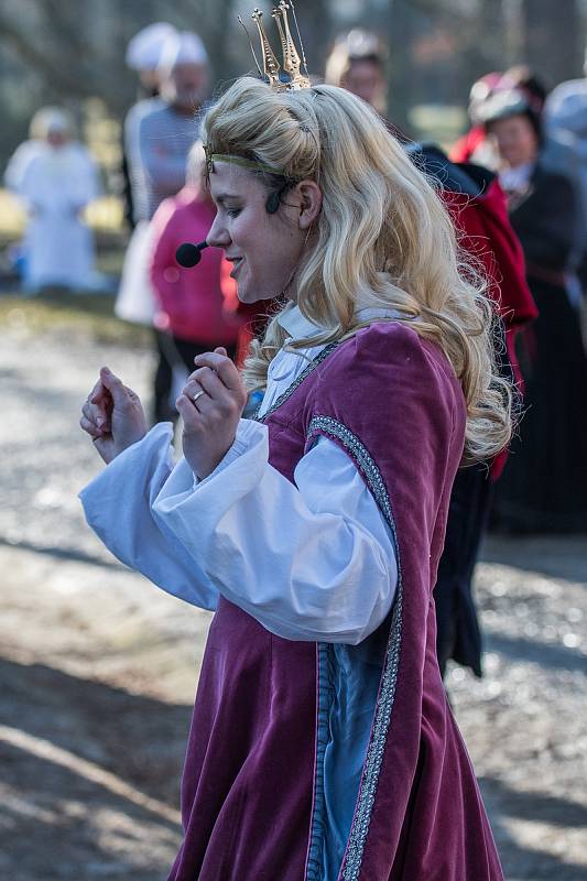 Krumlovské uskupení Proradost pobavilo diváky pohádkou Princezna se zlatou hvězdou.