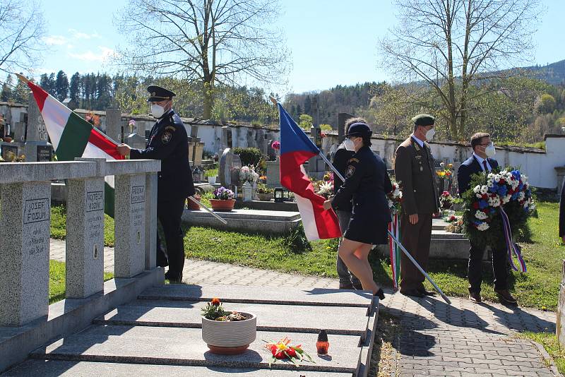 Pietní akt ve Zlaté Koruně připomněl padlé během květnového povstání na konci druhé světové války.