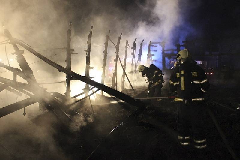 Požár motorestu v Dolním Dvořišti.