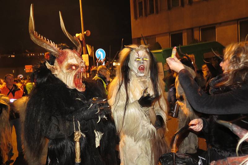 Před startem Krampus show v Kaplici v roce 2016.