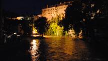 Vltava v Českém Krumlově kulminovala ve 22 hodin s výškou hladiny 189 cm a průtokem téměř 77 kubíků vody za vteřinu.