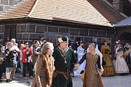 Kostýmovaný průvod, tance a souboje otevřely sezónu na Státním hradu a zámku Český Krumlov.