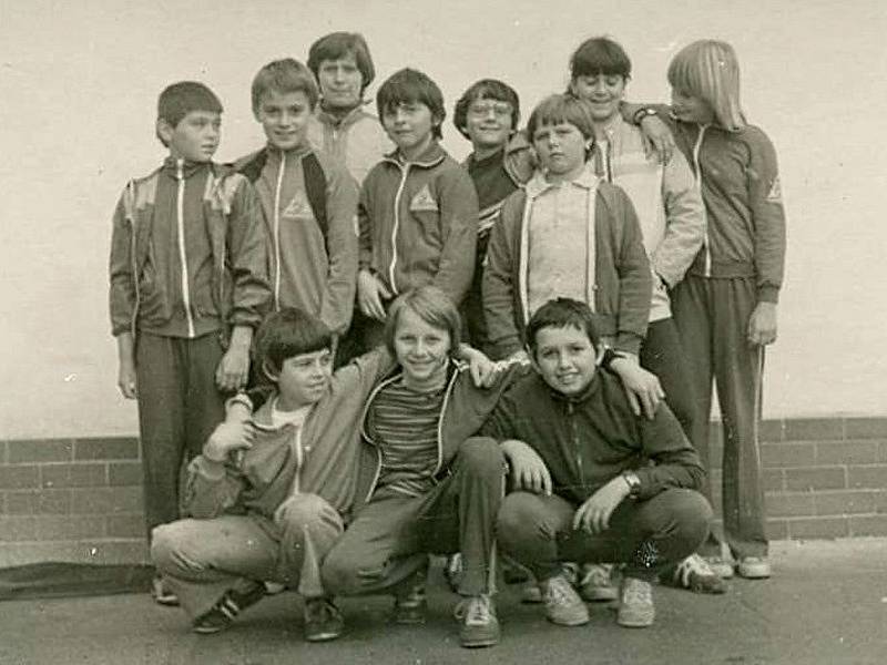 Společné soustředění Krumlováků s křemežskými žáky ve Frymburku (rok 1978).