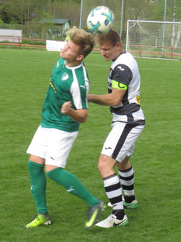 I. B třída (skupina A) – 22. kolo: FK Spartak Kaplice (bíločerné dresy) – TJ Malše Roudné B 8:0 (6:0).