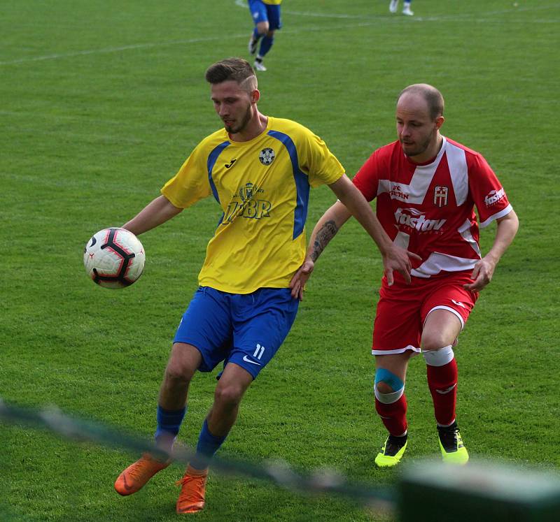 Fotbalisté Kozlovic (ve žlutém) porazili Vsetín 3:2.