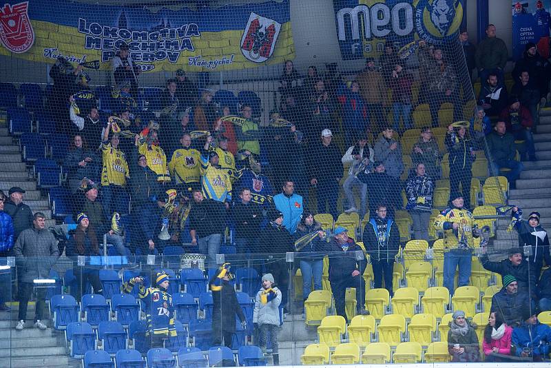 Zubři (ve žlutém) se s rokem 2019 rozloučili výhrou 4:1 nad Slavií Praha