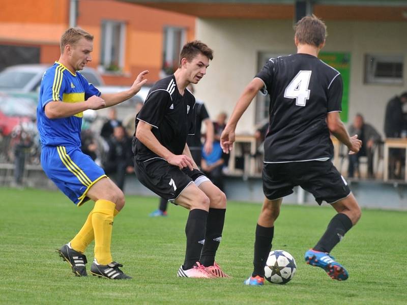 FC Želatovice (v modrém) vs. 1.HFK Olomouc B