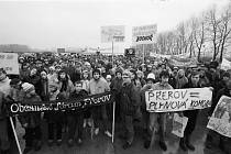 Listopadové a polistopadové události roku 1989 a 1990 v Přerově objektivem fotografa J. Čepa.