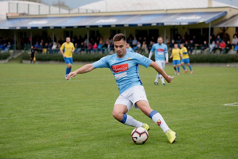 Fotbalisté Kozlovic doma remizovali s Hranicemi (v modrém) 1:1.