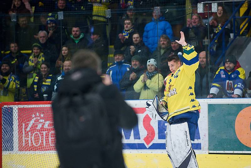 Hokejisté Přerova (ve žlutém) proti Prostějovu (4:2).