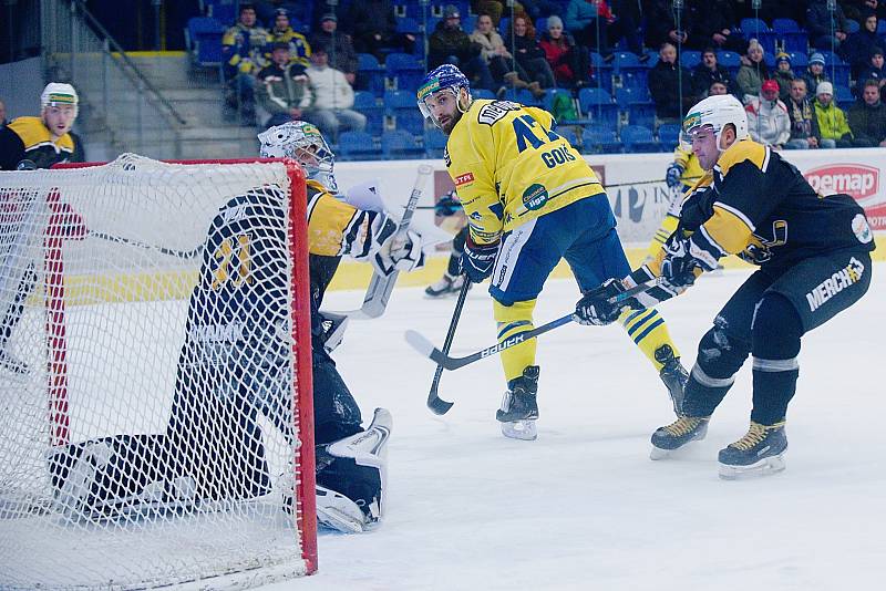 Hokejisté Přerova (ve žlutém) sestřelili Kadaň 8:2. Foto: Deník/Jan Pořízek