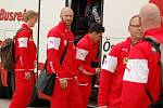Přílet rakouské fotbalové reprezentace na letiště v Bochoři