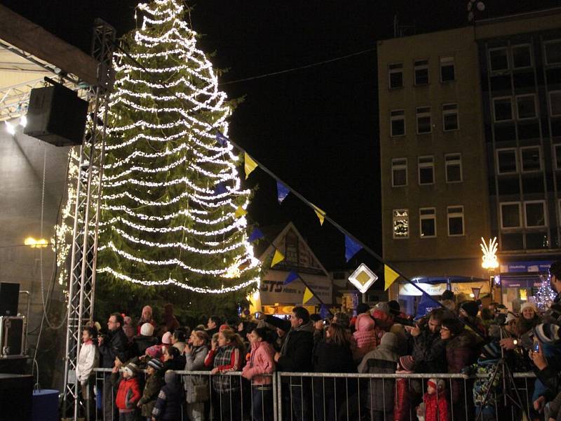 Slavnostní rozsvěcení vánočního stromu na náměstí TGM v Přerově