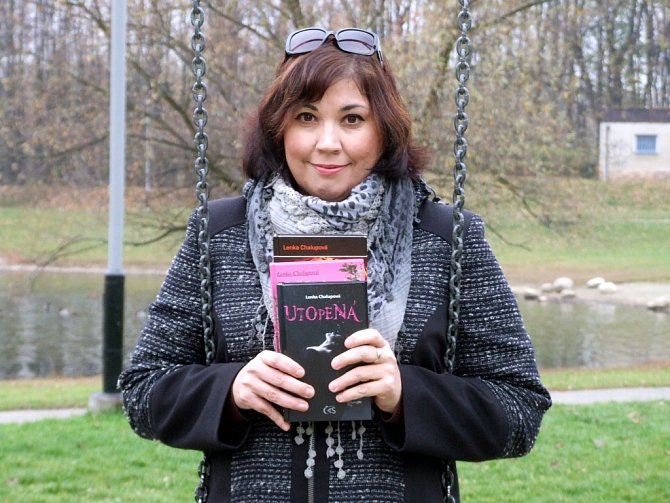 Přerovská spisovatelka Lenka Chalupová vydala novou detektivku s názvem Utopená.
