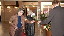 S významnou signatářkou Charty 77 Květoslavou Haukovou se lidé přišli rozloučit do smuteční síně na Městském hřbitově Přerované