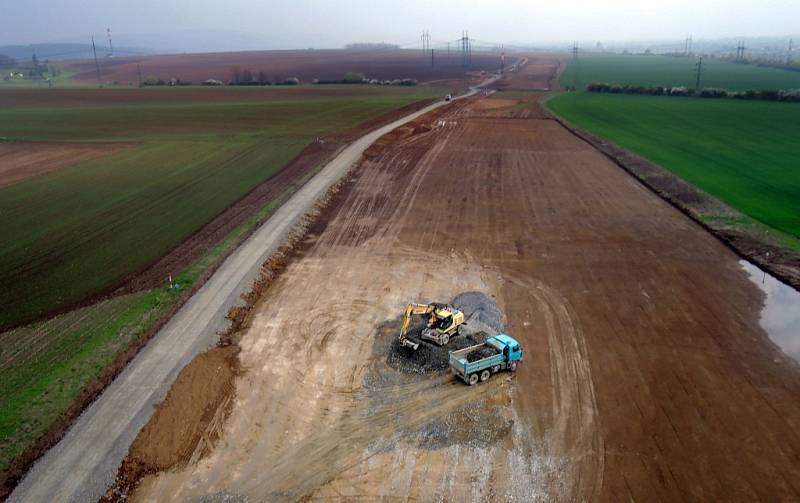 Stavba nového ostře sledovaného úseku dálnice D1 Trnávka – Přerov