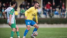 Fotbalisté Kozlovic (ve žlutém) porazili TJ Slovan Bzenec 4:0.