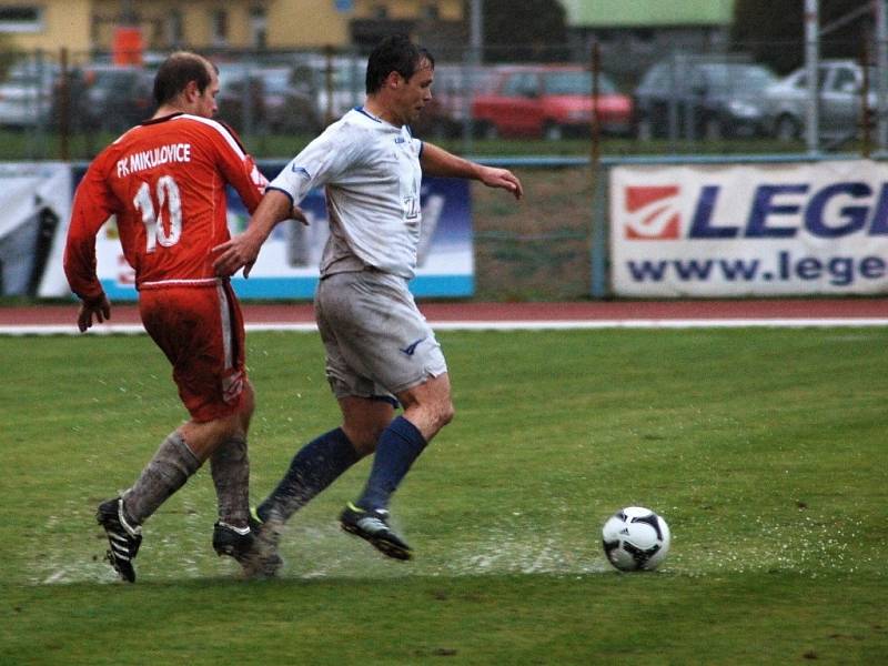 1.FC Viktorie Přerov (v bílém) vs. FK Mikulovice