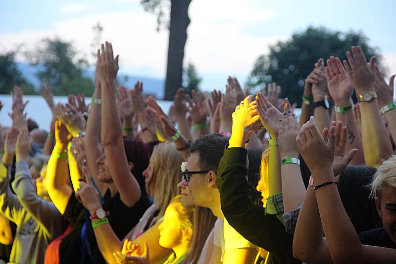 Dvanáctý ročník Dřevorockfestu navštívila celá plejáda kapel. Mezi Dymytry, Alkeholem, Dogou či Desmodem hrál i Sebastian nebo Vojta Kotek s kapelou TH!S.