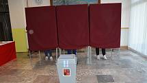 Místní referendum v Tovačově, lidé rozhodují o rozšíření těžba štěrkopísku. 8. října 2021