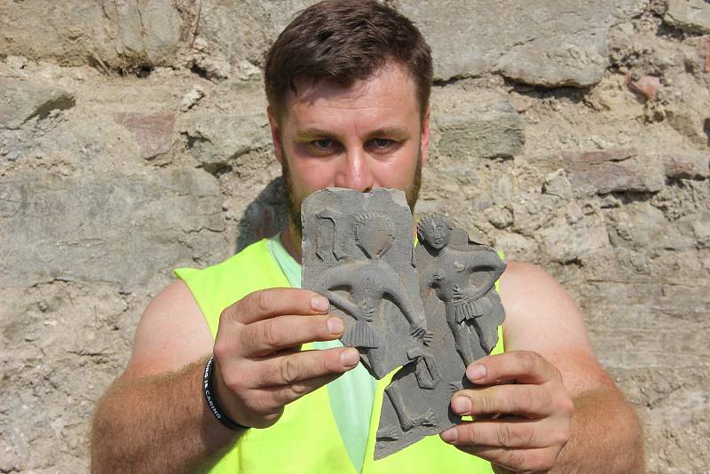 Archeologický záchranný výzkum a rekonstrukce renesančního paláce na hradě Helfštýně