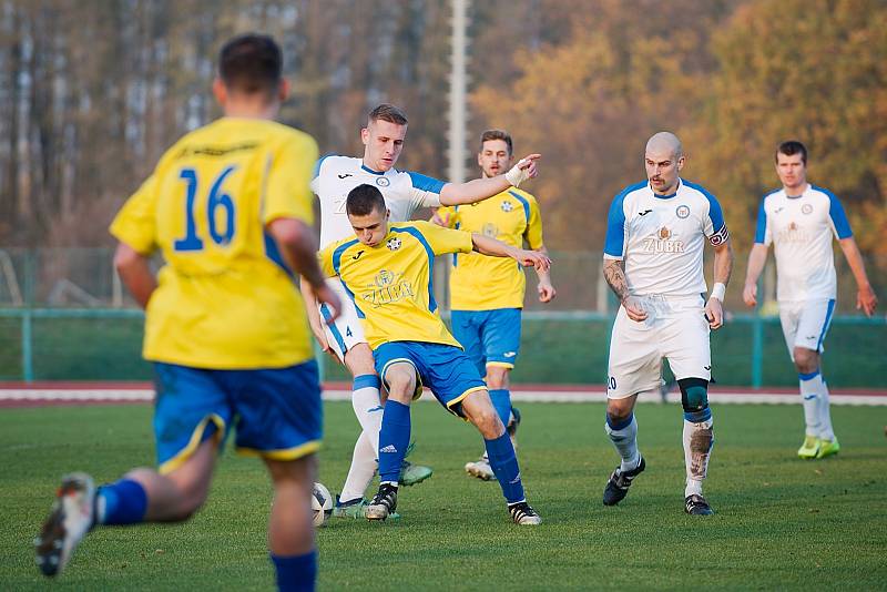 Fotbalové derby mezi domácím Přerovem a Kozlovicemi ovládla 2:1 Viktorka. Foto: Deník/Jan Pořízek