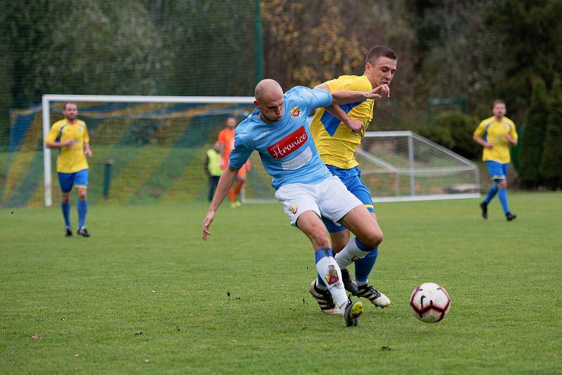 Fotbalisté Kozlovic doma remizovali s Hranicemi (v modrém) 1:1.