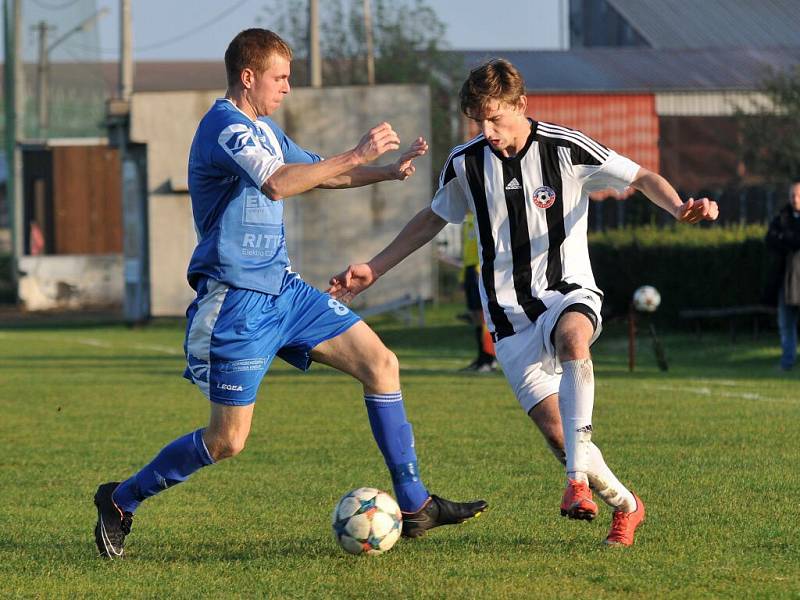 Fotbalisté Želatovic (v černo-bílé) proti Zábřehu 