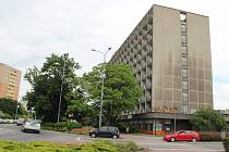 Chátrající hotel Strojař v Přerově