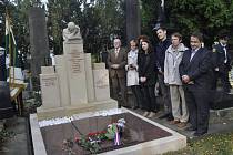Hrobka Františka Slaměníka, zakladatele Muzea Komenského, se dočkala rekonstrukce. V neděli dopoledne byla slavnostně otevřena na Městském hřbitově v Přerově.