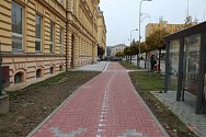 Stavba cyklostezky v Palackého ulici v Přerově je načas přerušena - práce budou pokračovat až na jaře.