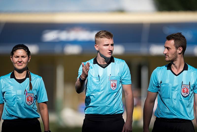 Fotbalisté Kozlovic (ve žlutém) doma porazili Bzenec 2:0.