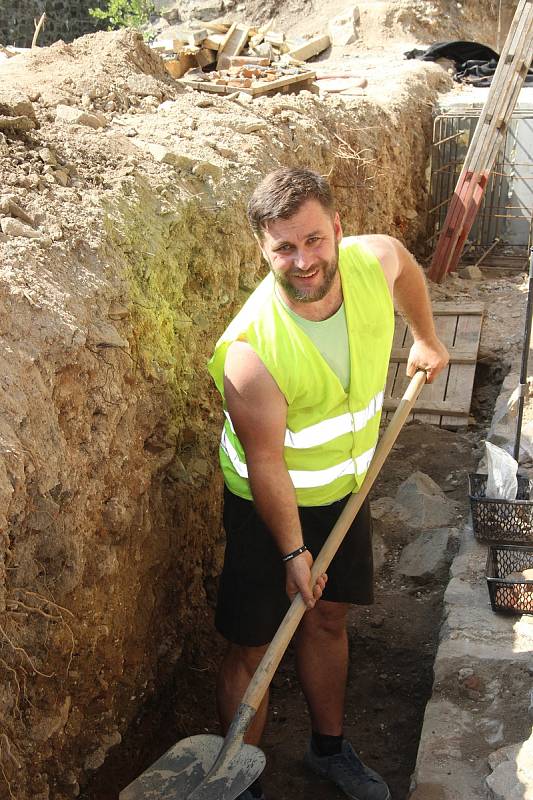 Archeologický záchranný výzkum a rekonstrukce renesančního paláce na hradě Helfštýně