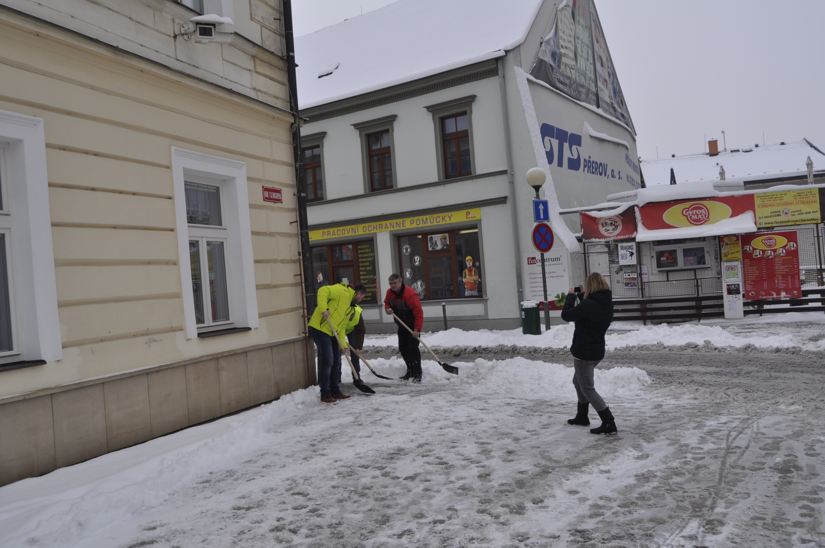 Přerovsko a Hranicko bojuje se sněhem - Přerovský deník