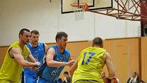 Basketbalisté Lipníku nad Bečvou (ve žlutém) přehráli béčko Prostějova a postoupili do 2. ligy.