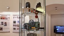 Devadesátiletou historii známé přerovské firmy Meopta a její předchůdkyně Optikotechny mapuje výstava v prostorách Muzea Komenského v Přerově