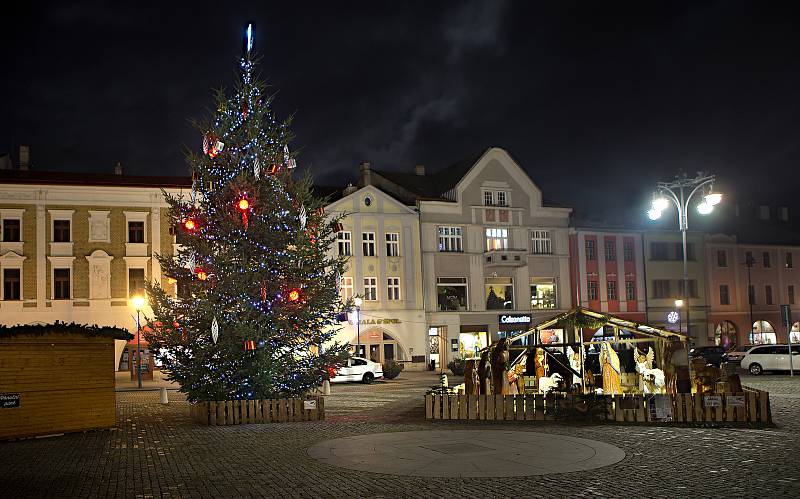 Vánoční náměstí v Hranicích. 30. listopadu 2020