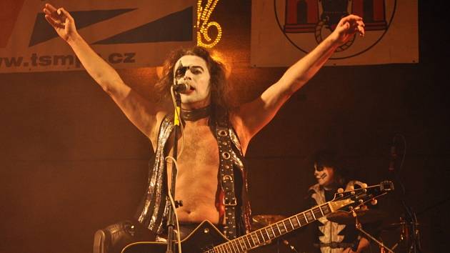 Kiss Revival na přerovském náměstí