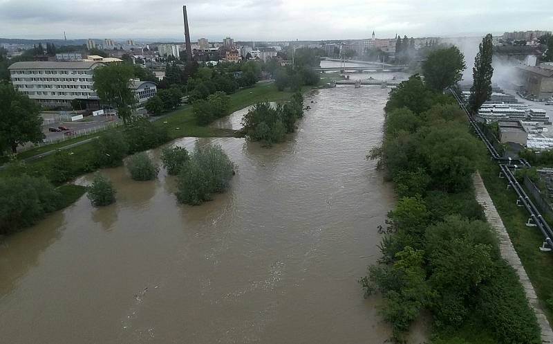 Rozvodněná Bečva v Přerově - 23. 5. 2019