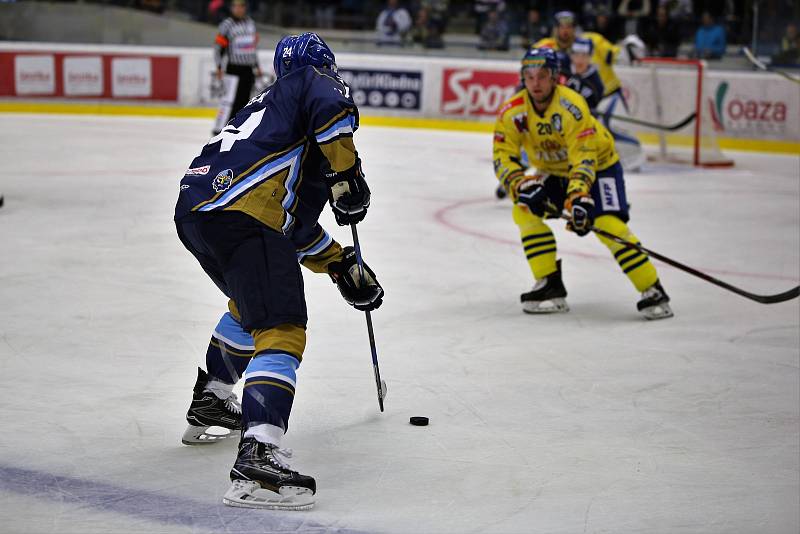 V hokejové Chance lize Kladno (v modrém) přehrálo Přerov