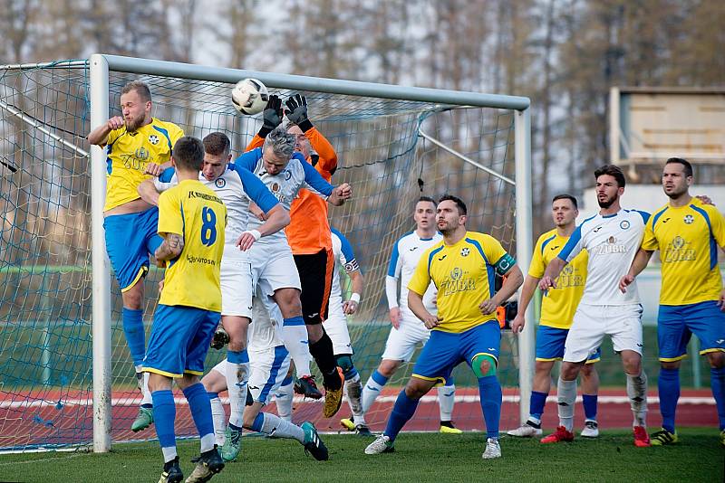 Fotbalové derby mezi domácím Přerovem a Kozlovicemi ovládla 2:1 Viktorka. Foto: Deník/Jan Pořízek